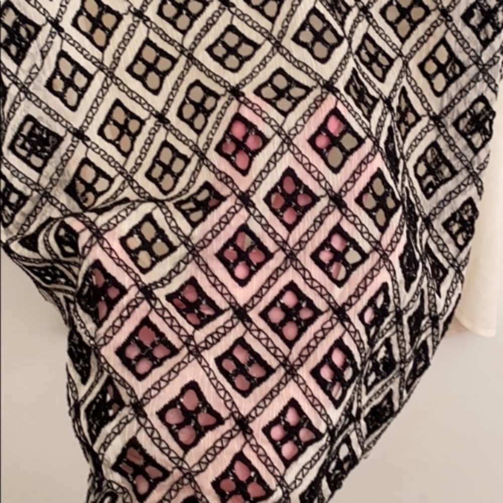ASTR Cream and Black Patterned Tank - Picture 8 of 8